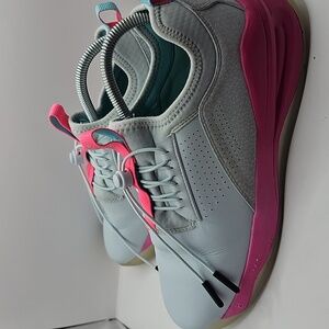 Clove womens Classic in Limited Edition Electric Rose color scheme Womens 9